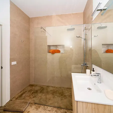 Luxury House La Maison Ii 度假居 蒂亚斯